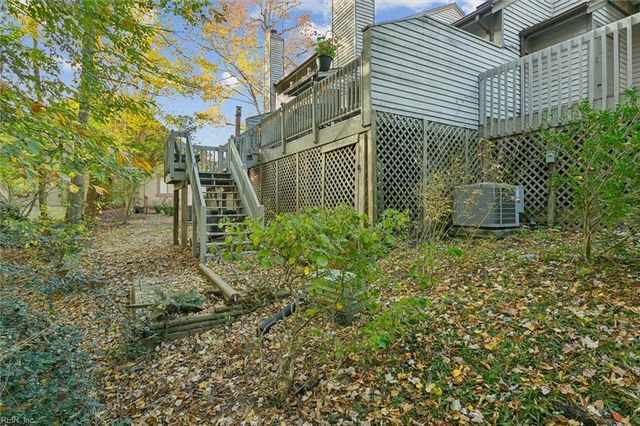 217 Misty Point LN, Newport News, VA 23603