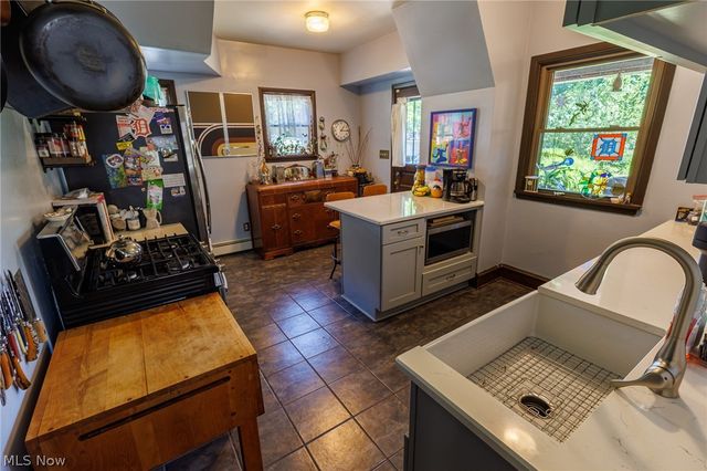 2065 West Boulevard, Cleveland, OH 44102