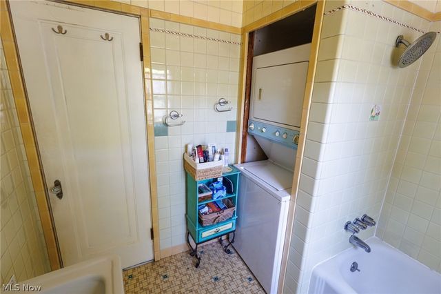2065 West Boulevard, Cleveland, OH 44102