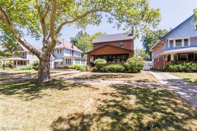 2065 West Boulevard, Cleveland, OH 44102