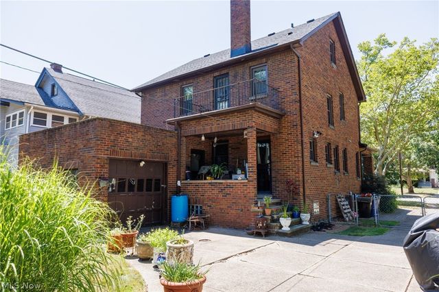 2065 West Boulevard, Cleveland, OH 44102