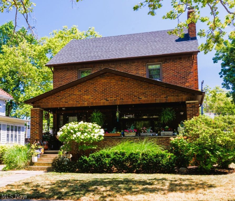2065 West Boulevard, Cleveland, OH 44102