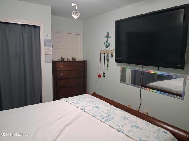 9035 Pine Drive, Bay Saint Louis, MS 39520