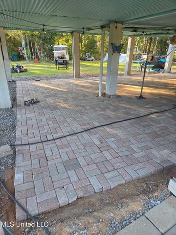 9035 Pine Drive, Bay Saint Louis, MS 39520