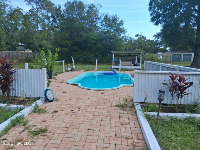 9035 Pine Drive, Bay Saint Louis, MS 39520