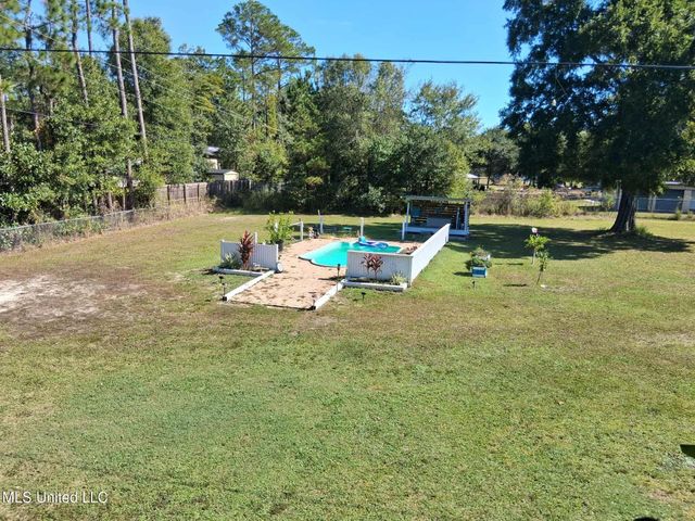 9035 Pine Drive, Bay Saint Louis, MS 39520