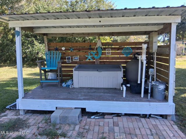 9035 Pine Drive, Bay Saint Louis, MS 39520