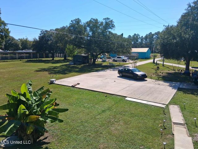 9035 Pine Drive, Bay Saint Louis, MS 39520