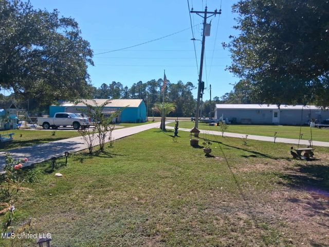 9035 Pine Drive, Bay Saint Louis, MS 39520