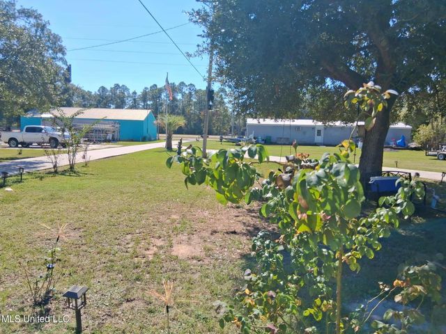 9035 Pine Drive, Bay Saint Louis, MS 39520