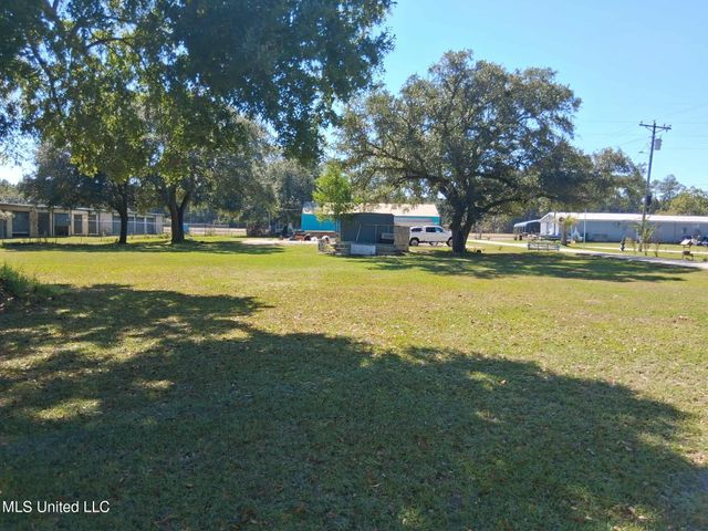 9035 Pine Drive, Bay Saint Louis, MS 39520