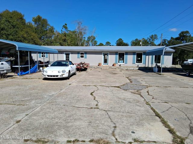 9035 Pine Drive, Bay Saint Louis, MS 39520