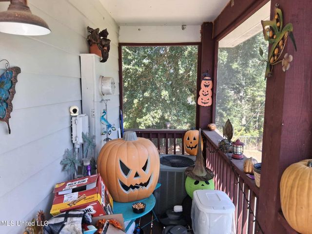 9035 Pine Drive, Bay Saint Louis, MS 39520