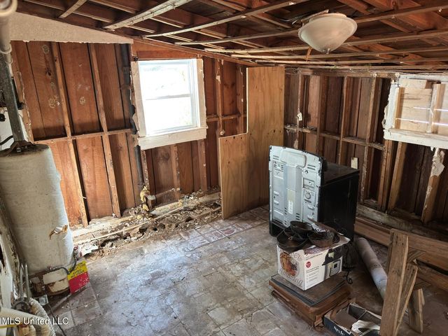 1060 Lake Dockery Road, Byram, MS 39272