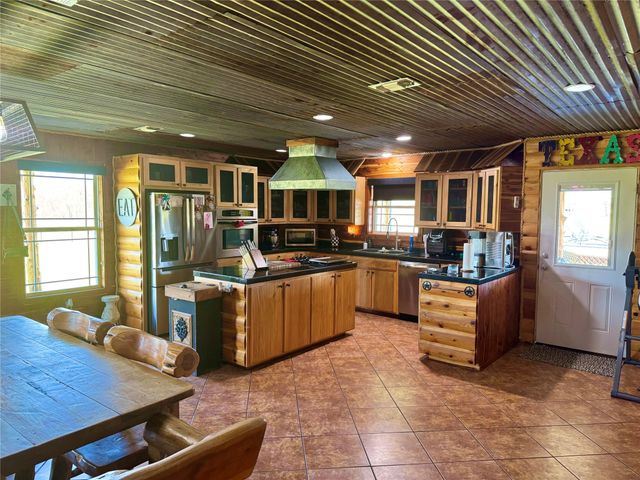 2737 Fm 514, Point, TX 75472