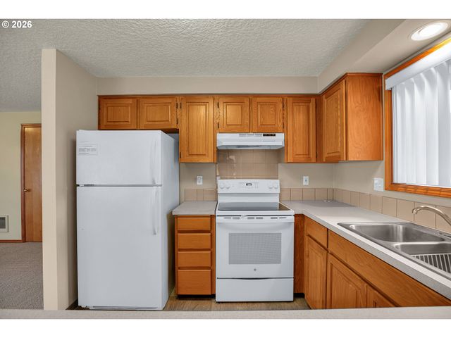 512 N RAILROAD Ave, Ridgefield, WA 98642