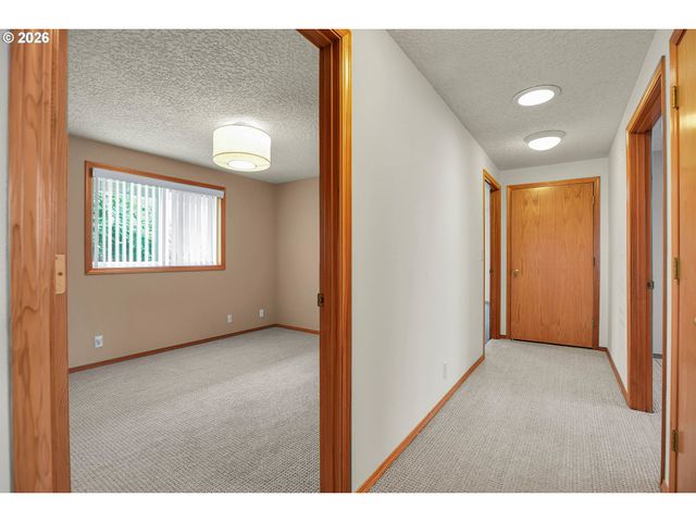 512 N RAILROAD Ave, Ridgefield, WA 98642