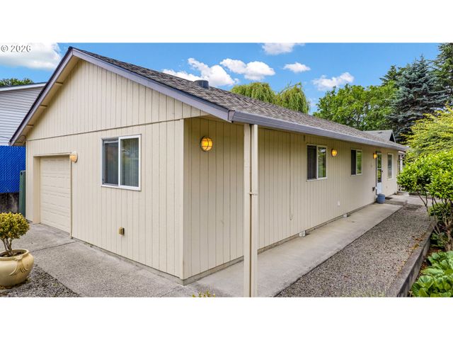512 N RAILROAD Ave, Ridgefield, WA 98642