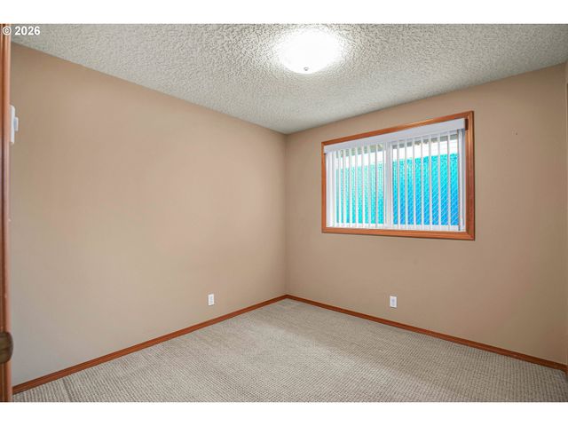 512 N RAILROAD Ave, Ridgefield, WA 98642