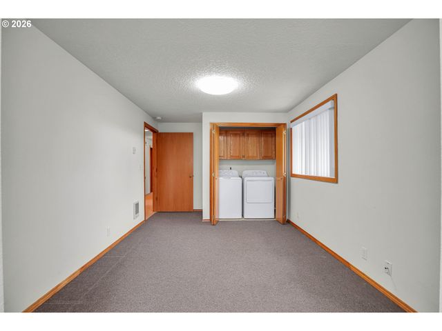 512 N RAILROAD Ave, Ridgefield, WA 98642