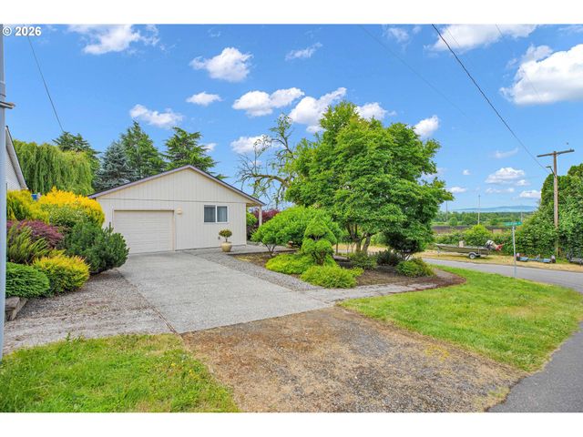 512 N RAILROAD Ave, Ridgefield, WA 98642