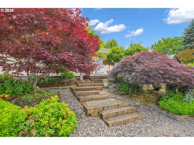 512 N RAILROAD Ave, Ridgefield, WA 98642