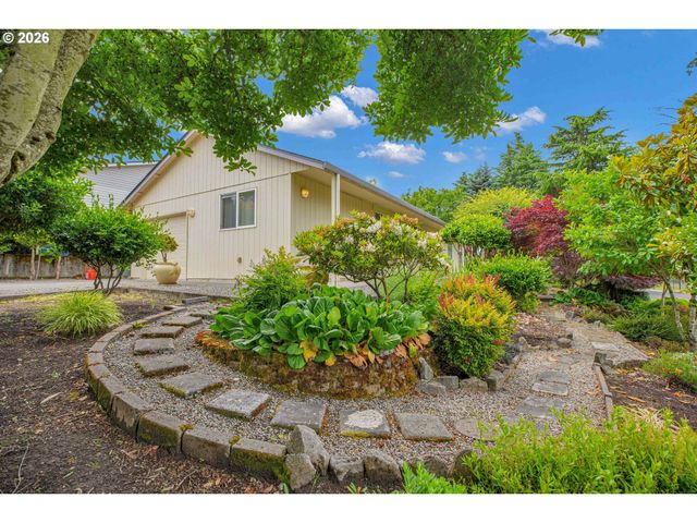 512 N RAILROAD Ave, Ridgefield, WA 98642