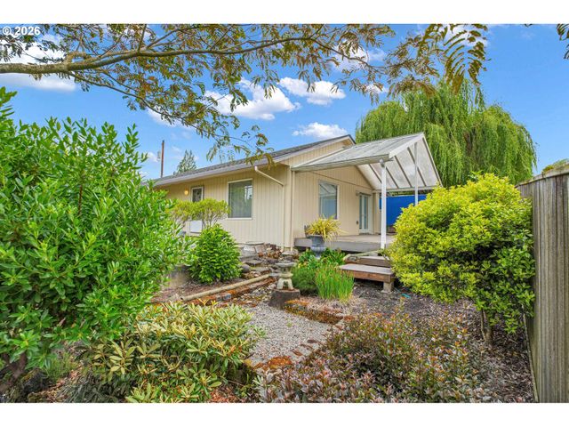 512 N RAILROAD Ave, Ridgefield, WA 98642