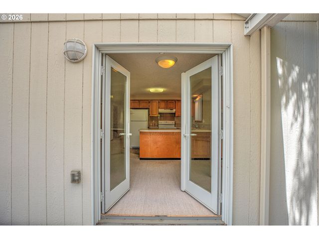 512 N RAILROAD Ave, Ridgefield, WA 98642