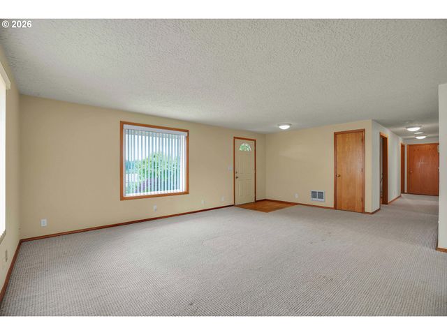 512 N RAILROAD Ave, Ridgefield, WA 98642