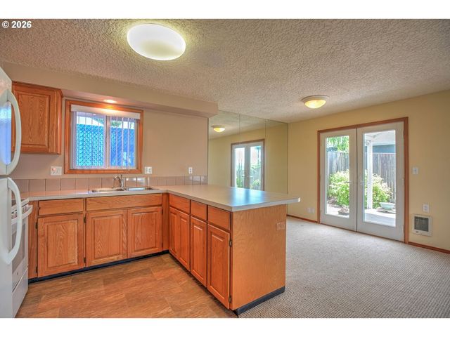 512 N RAILROAD Ave, Ridgefield, WA 98642