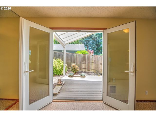 512 N RAILROAD Ave, Ridgefield, WA 98642
