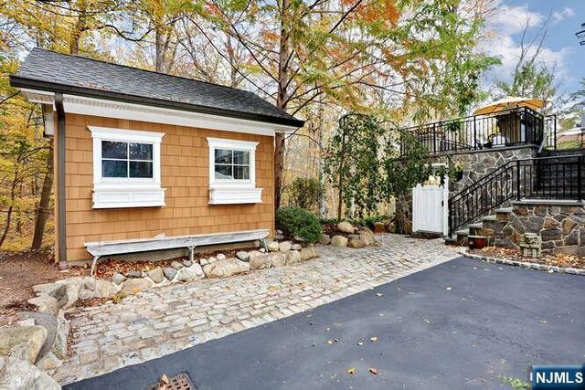 164 Deerhaven Road, Mahwah, NJ 07430