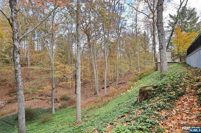 164 Deerhaven Road, Mahwah, NJ 07430