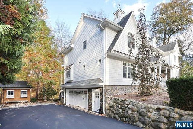 164 Deerhaven Road, Mahwah, NJ 07430