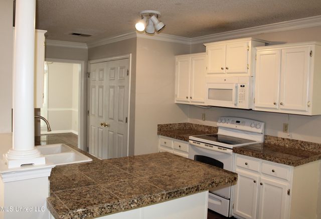 6647 Renee Drive, Olive Branch, MS 38654