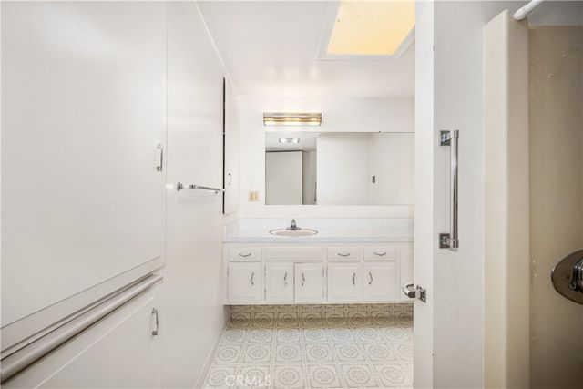 13751 St Andrews Drive 33j, Seal Beach, CA 90740