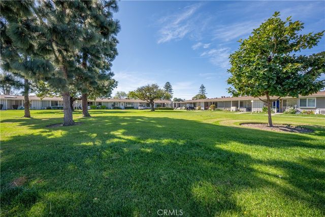 13751 St Andrews Drive 33j, Seal Beach, CA 90740