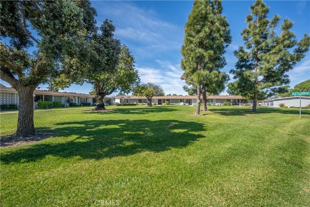 13751 St Andrews Drive 33j, Seal Beach, CA 90740