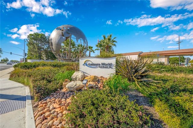 13751 St Andrews Drive 33j, Seal Beach, CA 90740