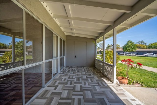 13751 St Andrews Drive 33j, Seal Beach, CA 90740