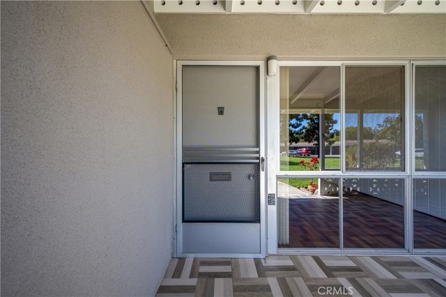 13751 St Andrews Drive 33j, Seal Beach, CA 90740