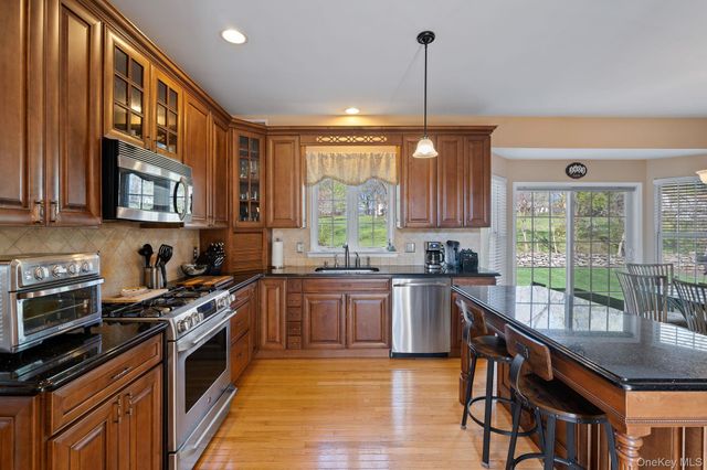 3403 Red Coat Drive, New Windsor, NY 12553