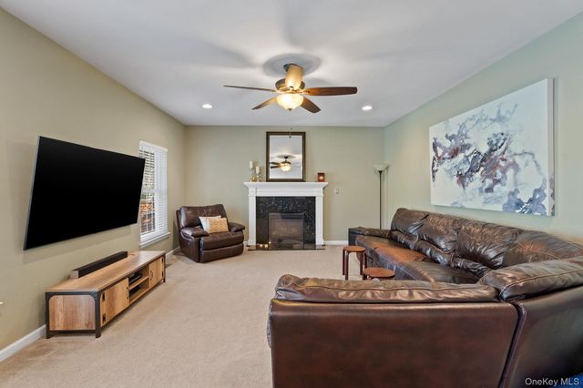 3403 Red Coat Drive, New Windsor, NY 12553