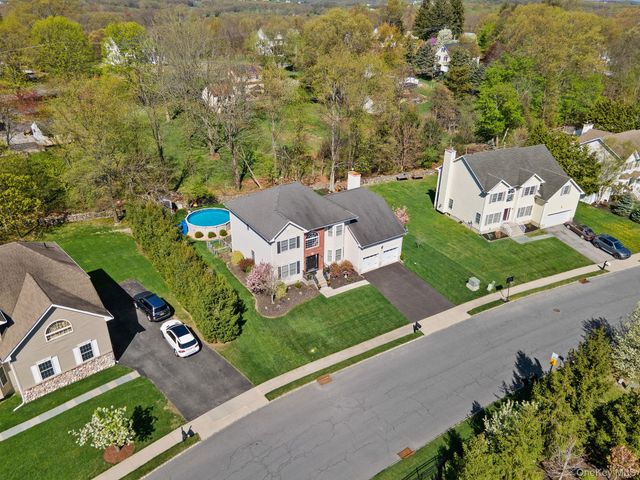 3403 Red Coat Drive, New Windsor, NY 12553