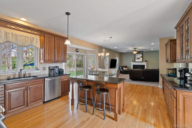 3403 Red Coat Drive, New Windsor, NY 12553