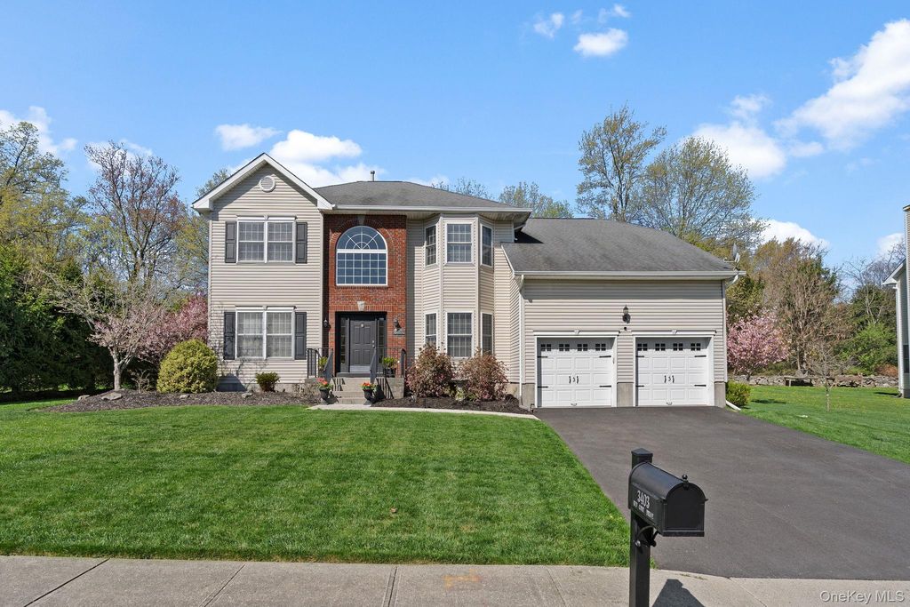3403 Red Coat Drive, New Windsor, NY 12553