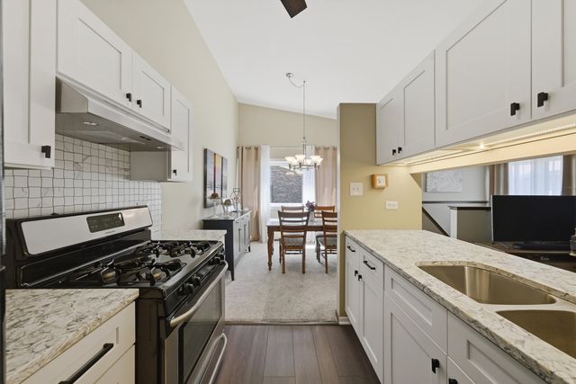 1 W Stonebridge Court 1C, Palos Hills, IL 60465
