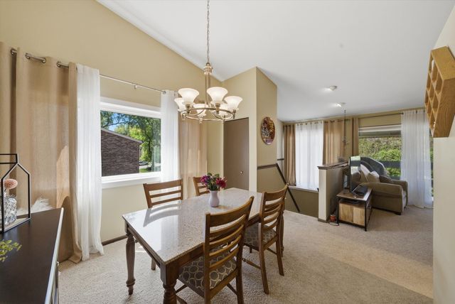 1 W Stonebridge Court 1C, Palos Hills, IL 60465