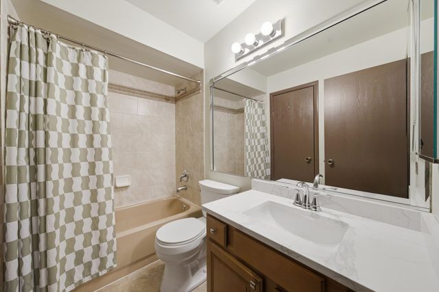 1 W Stonebridge Court 1C, Palos Hills, IL 60465